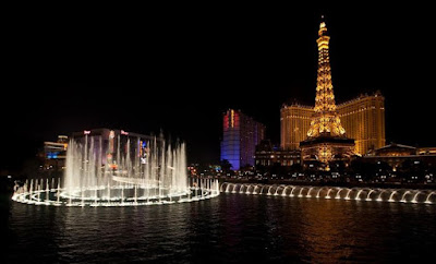 The Bellagio Casino Fountain Show Seen On    www.coolpicturegallery.net