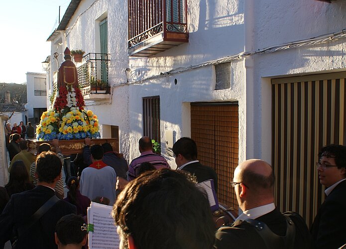 Procession of San Blas in Nieles on the 6th of February 2010 - foto: casa rural El Paraje