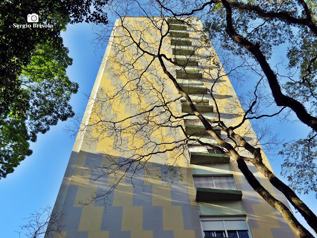 Perspectiva inferior da fachada do Edifício Siena Amalfi Ravena - Higienópolis - São Paulo