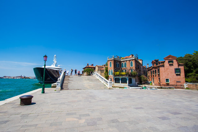 Riva degli Schiavoni-Venezia