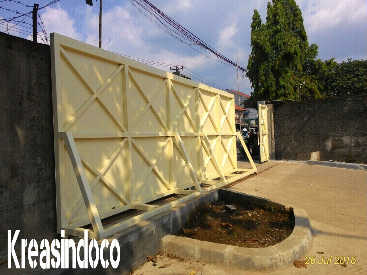 Pintu Gerbang PT AGS di Karadenan Kedung Halang Bogor