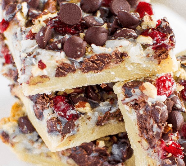 DARK CHOCOLATE CRANBERRY MAGIC BARS #desserts #holidayrecipe