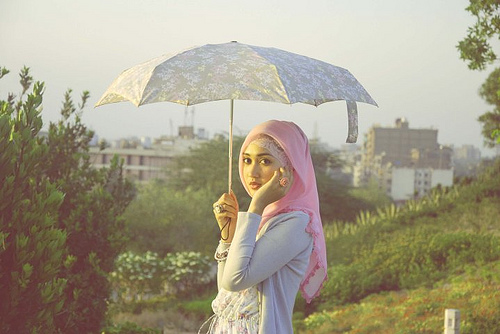 Gaya Inspiratif Hijab Dian Pelangi