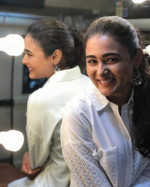 Arjun Reddy actress Shalini Pandey latest hot images