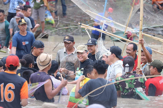 Tradisi Bekarang Muba Andil Jaga Ekosistem Sungai