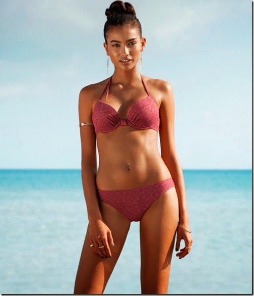 Kelly Gale25