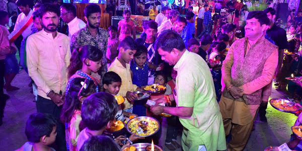 उत्सव समिति प्रांगण में प्रादेशिक समाजसेवीसुरेश चंद पूरणमल जैन ने महागौरी की आरती का लाभ लिया