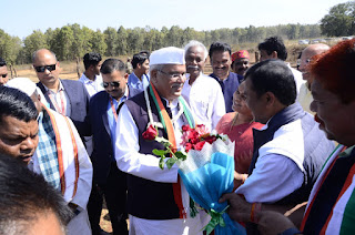 मुख्यमंत्री  भूपेश बघेल का गिरोला स्थित अस्थाई हेलीपेड में किया गया आत्मीय स्वागत