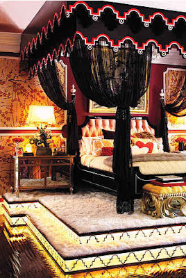 Christina-Aguileras-highclass-bedroom.jpg