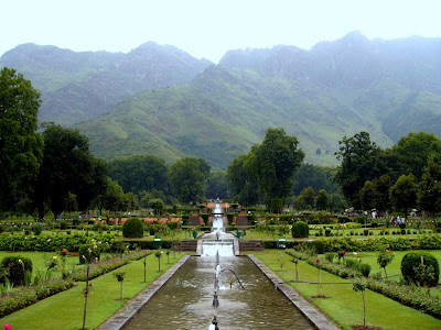 mughal garden in kashmir