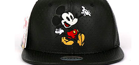 Newera Disney 全身ミッキーマウスのブラックキャップ 正規品 ディズニーグッズカタログ