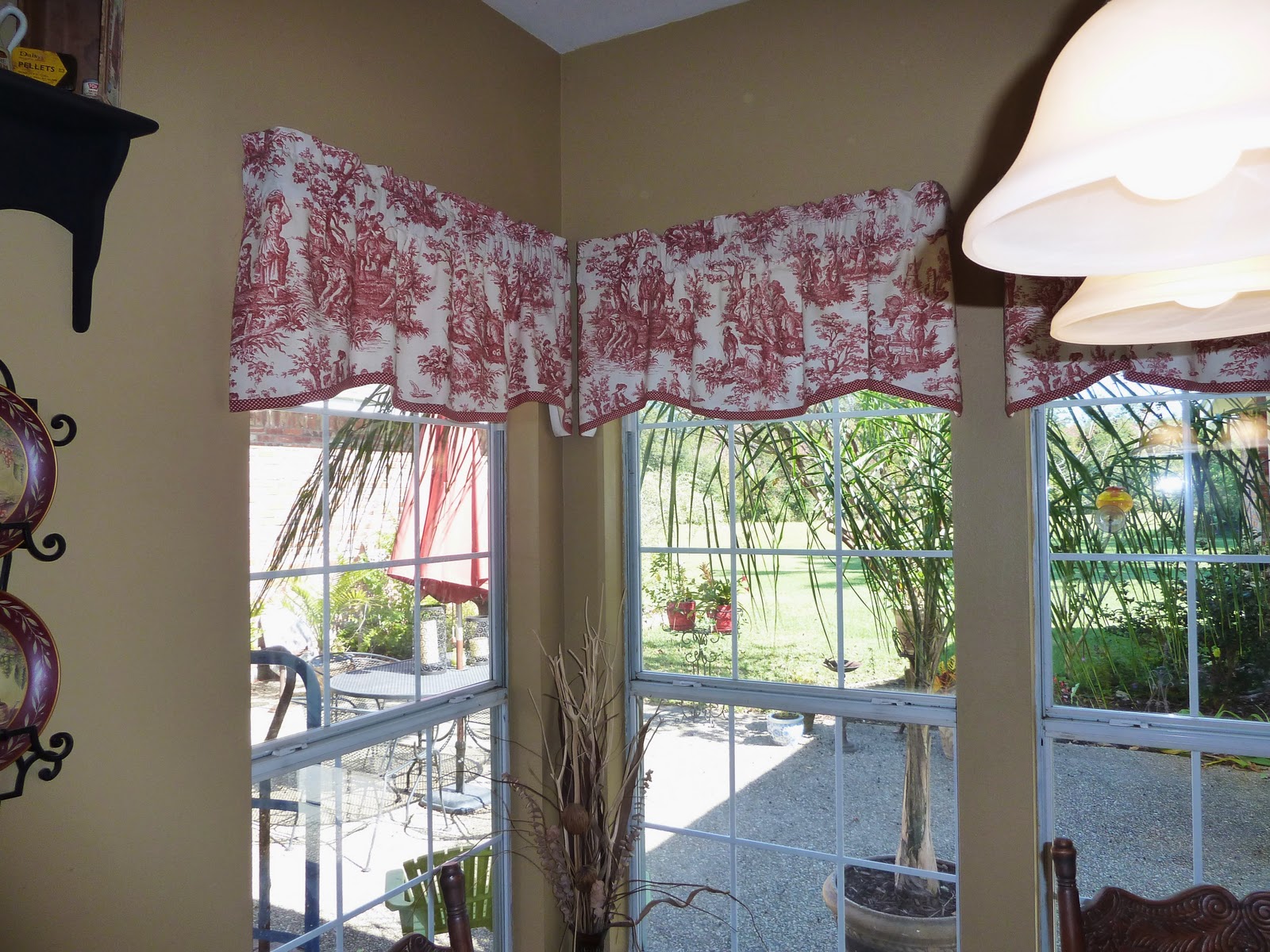 How To Match Rugs And Curtains Red Toile Dust Ruffle