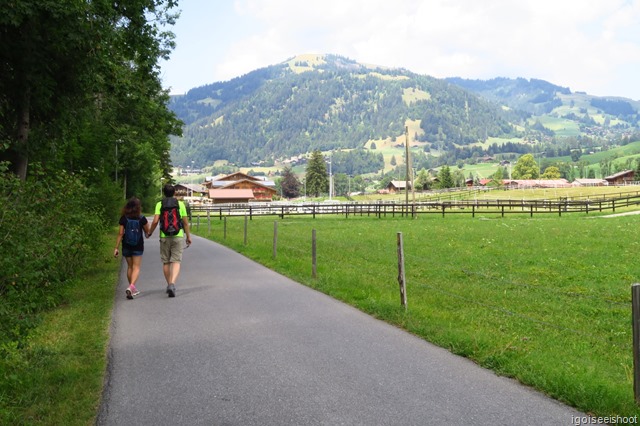 Walk from Gstaad to Saanen - views of Saanenland