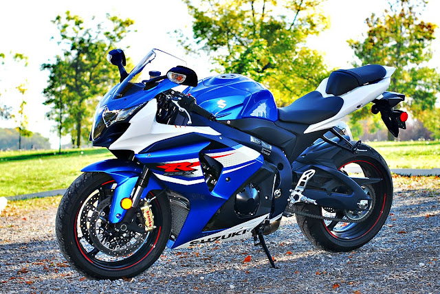 Suzuki GSX-R1000 HD Wallpapers