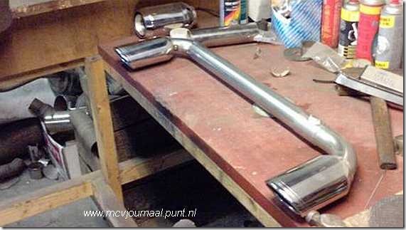 Dubbele uitlaat MCV Kees 03