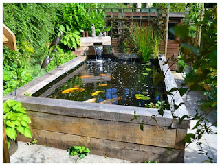  Rumah yang dilengkapi dengan kolam ikan di pekarangannya merupakan cita-cita banyak orang Cara Membuat Kolam Ikan dari Semen supaya Tidak Bocor