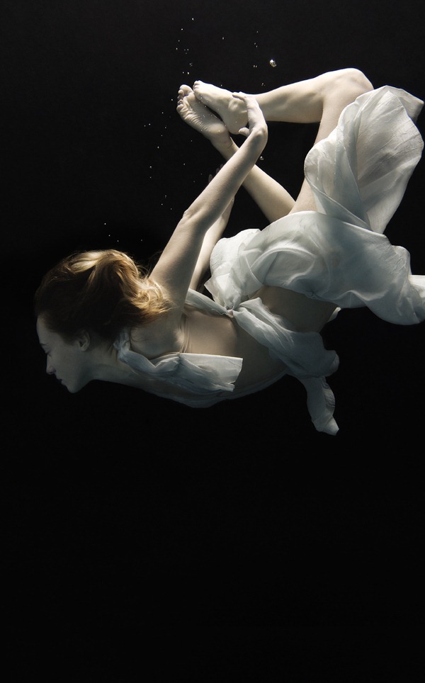 behind-the-surface (9)