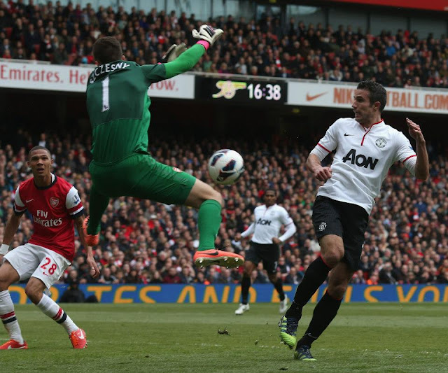 Highlights of RvP's return to the Emirates as a Champion