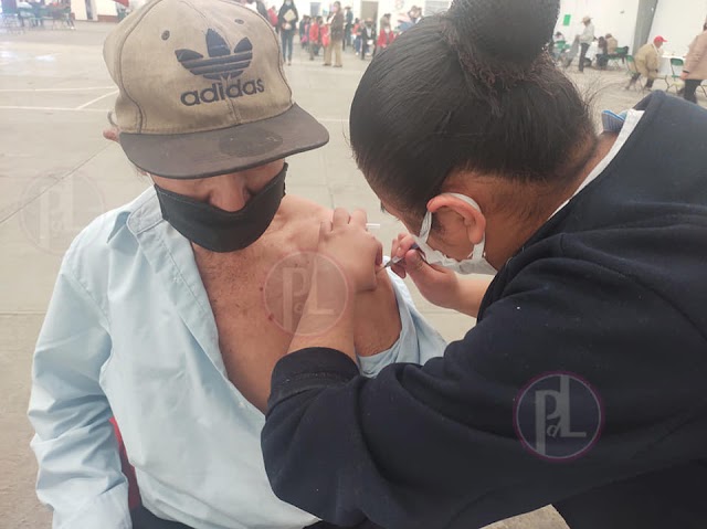 Con 965 dosis, inicia  la vacunación contra Covid-19 en Santa Ana Nopalucan