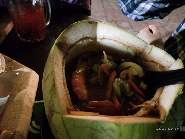 Pertama Kali Makan Tomyam Dalam Kelapa Muda