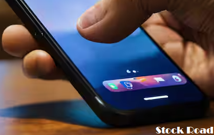 फोन में है काम का बटन, जानें फायदे (There is a useful button in the phone, know its benefits)