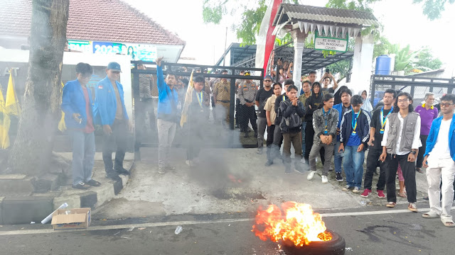 PMII Demo! Tuntut Kepala KCD XIII Mundur Dari Jabatan