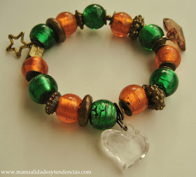 Pulsera de charms verde y naranja/ Charms bracelet / Bracelet de charms