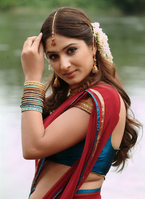 Beauty Indian Actress Gowri Munjall