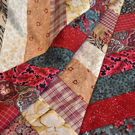 #QuiltBee: quilted Christmas tree skirt