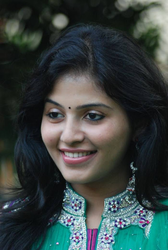 Abctress Anjali Latest Photos cleavage