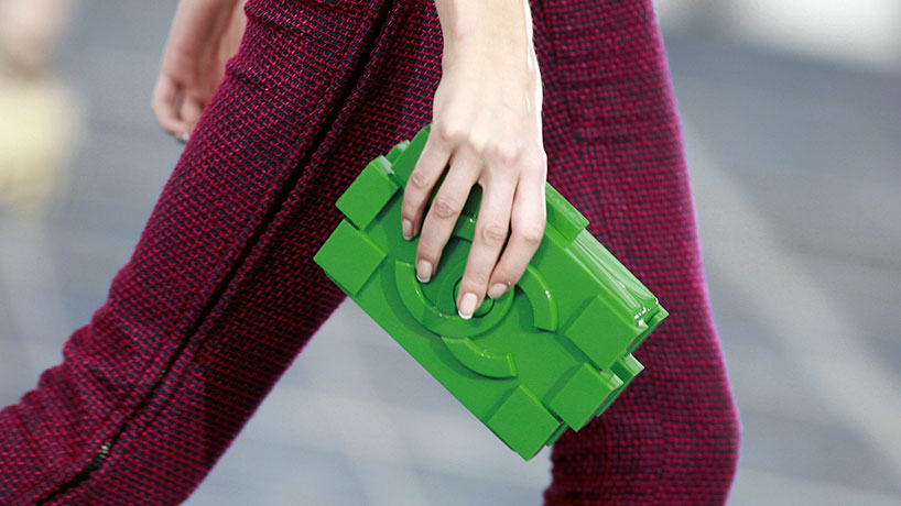 ... chanel su nueva colecciÃ³n de bolsos inspirados en lego una colecciÃ³n