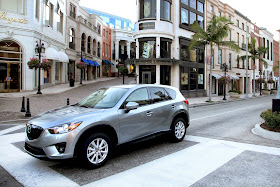 Front 3/4 view of 2015 Mazda CX-5