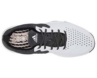 These men’s golf shoes feature breathable, water-repellent climastorm for wet conditions.