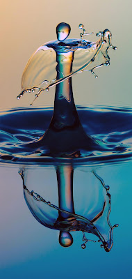 Water Drop Mobile Wallpaper - Love is a river drink from it.