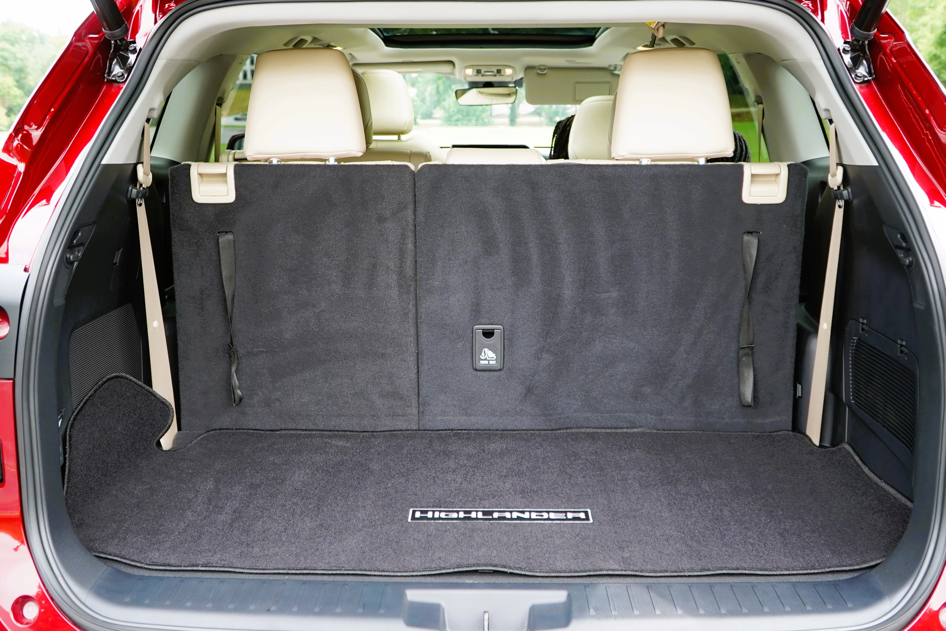 2023 Toyota Highlander Hybrid Platinum Cargo Trunk