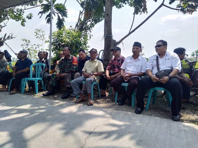 Babinsa Jalin Silaturahmi Dengan  Dengan Warga Wonosari