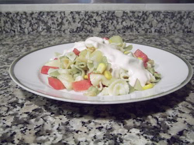 Ensalada de pasta con piña y sandía