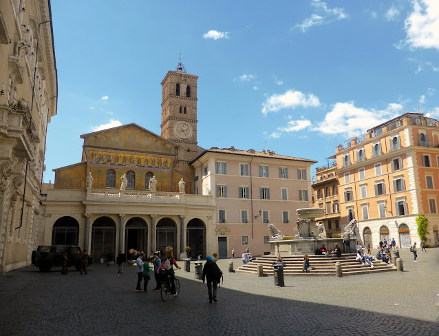 Trastevere-Basilica-di-Santa-Maria