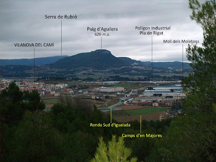 Vistes panoràmiques de Vilanova del Camí i del Puig d'Aguilera i la Serra de Rubió al seu darrere