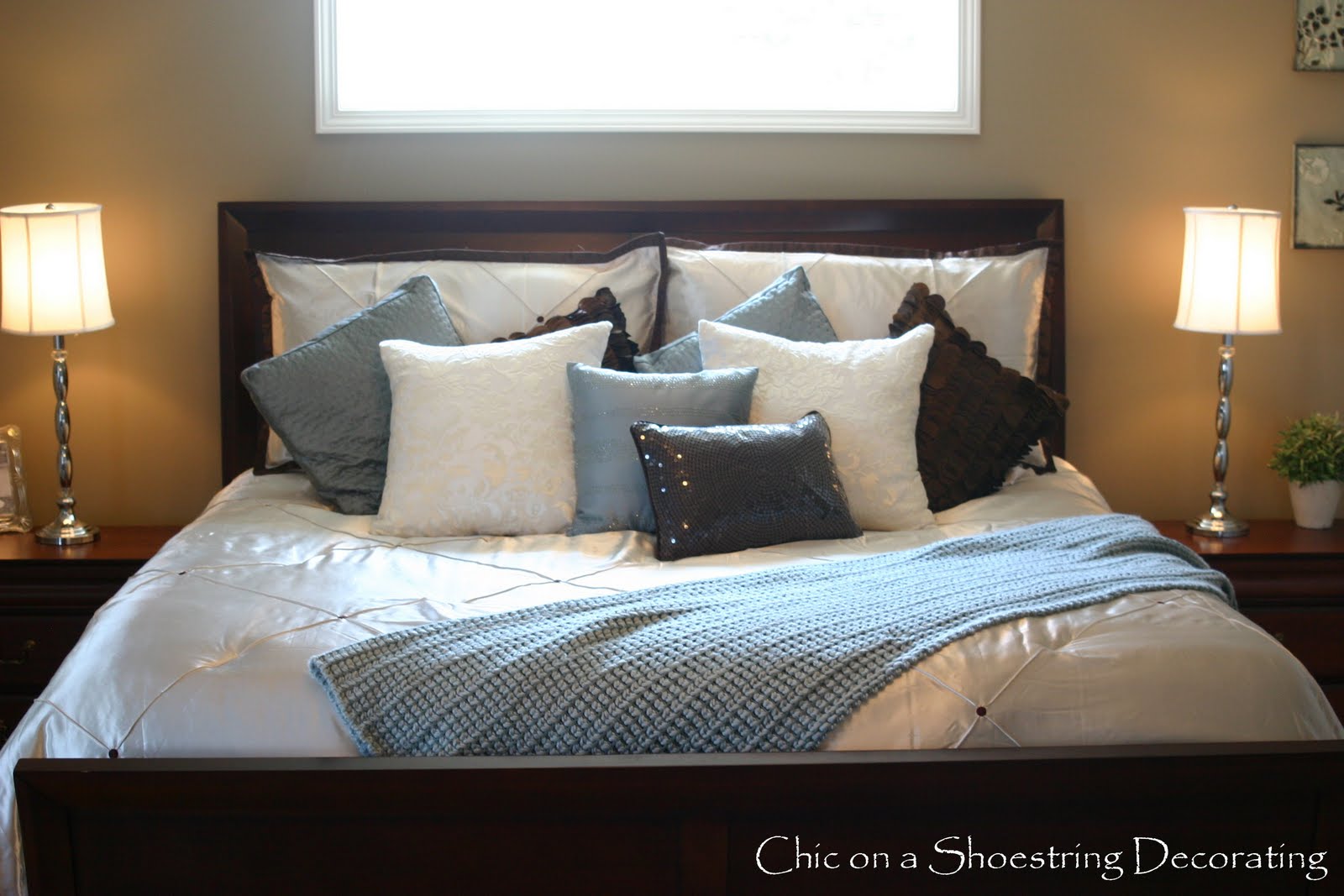 7 Ways To Arrange Bed  Pillows Pillows Bed  Pillows and 
