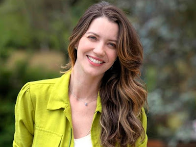 Nathalia Dill como Vênus em Família É Tudo