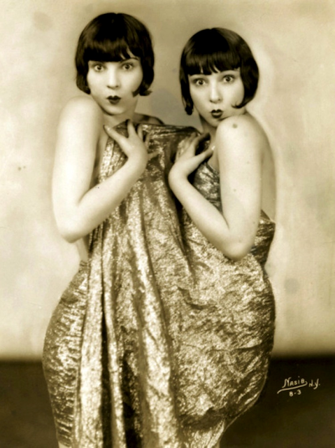 Pearl Sisters #antique #vintage #photo #1920s #sisters