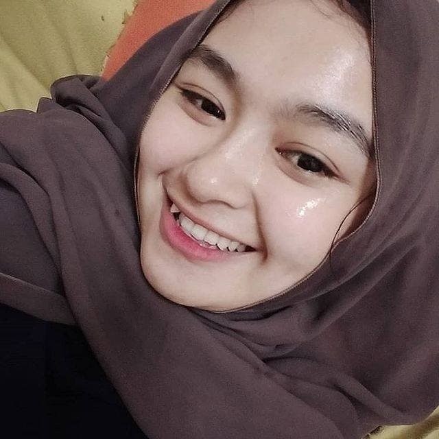 Cantiknya Gadis Berjilbab Menggoda Iman Lelaki