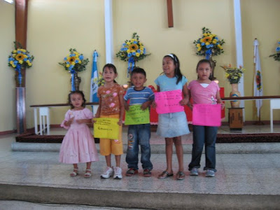 Instalación nuevo pastor capellán - foto: Carlos Figueroa, Fabiola Vásquez, Félix Galicia y José Figueroa (09/03/08)