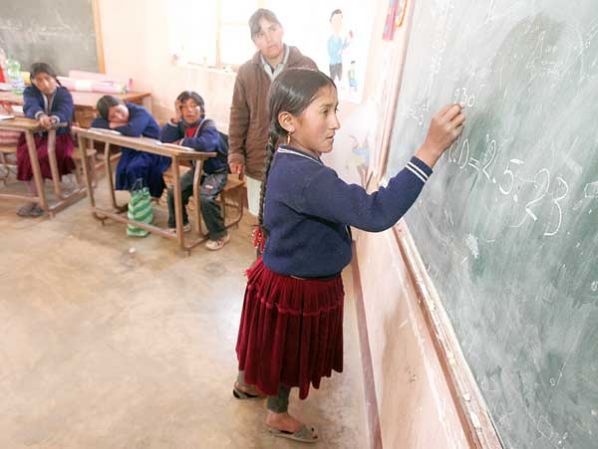 Regularán venta de comida en los colegios