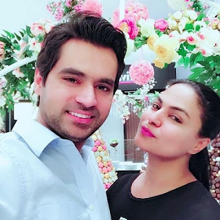 Veena Malik bersama suaminya