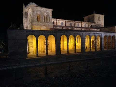 AVILA NOCTURNA