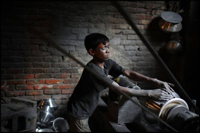  who are forced to operate because of poverty Child Labour inwards Bharat Pictures -  Photos of Child Labour inwards India