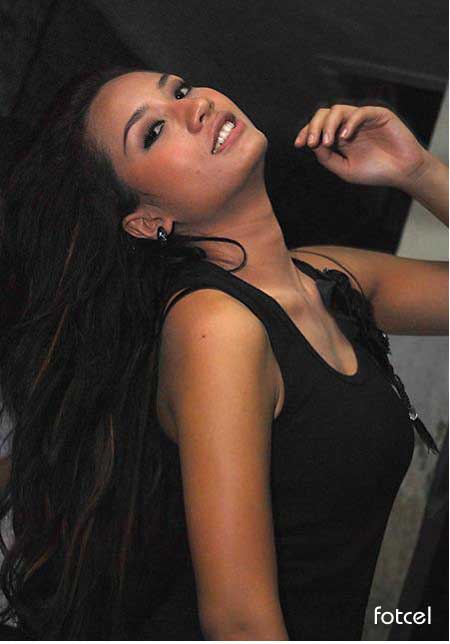 foto hot Shinta Bachir Sexy with Black Tank top