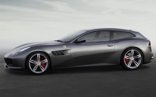 Ferrari GTC4Lusso